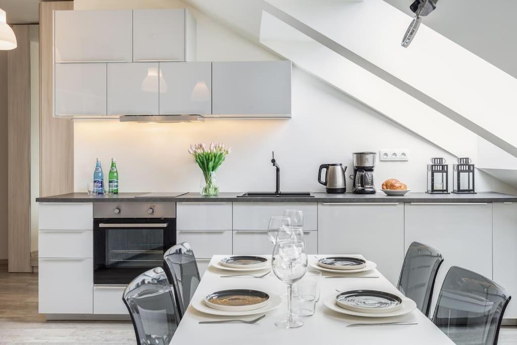 Modern & New Place Next To Wawel Castle & Vistula Krakow Exterior photo